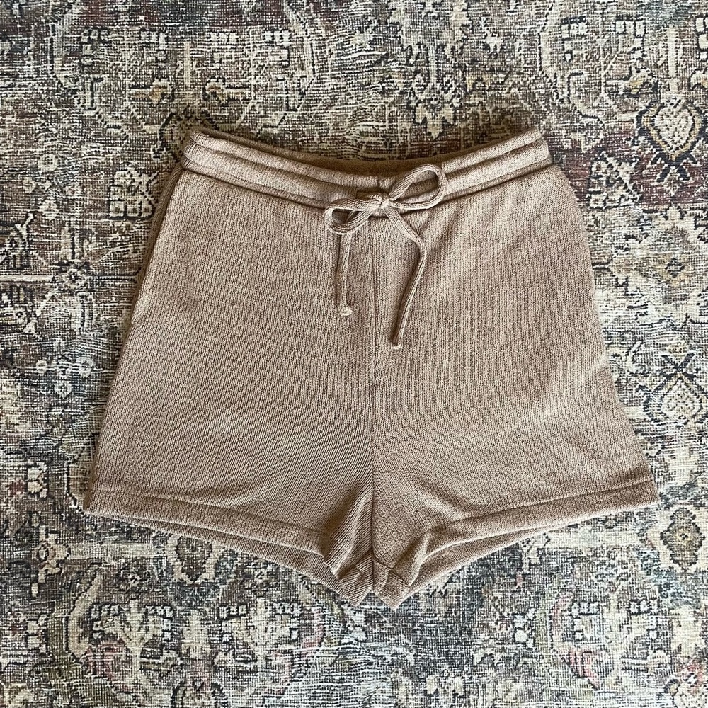 H&M Textured Sweater Knit High Waisted Shorts in Camel Tan - S